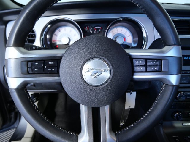Used 2010 Ford Mustang Coupe RWD image 18