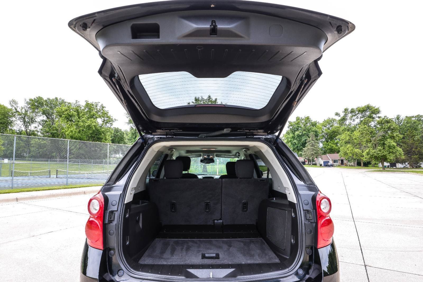 Used 2015 Chevrolet Equinox LT w/ Chrome Appearance Package FWD image 16