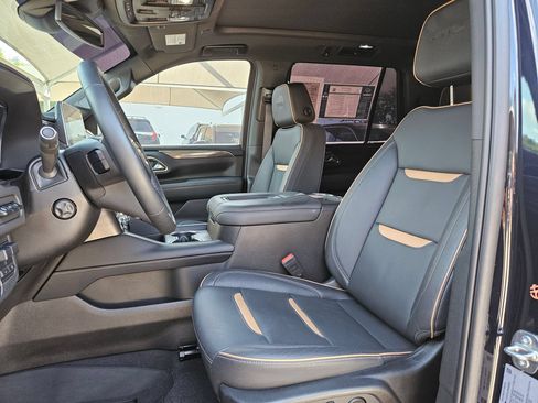 Certified 2023 GMC Yukon AT4 w/ AT4 Premium Plus Package AWD/4WD image 6