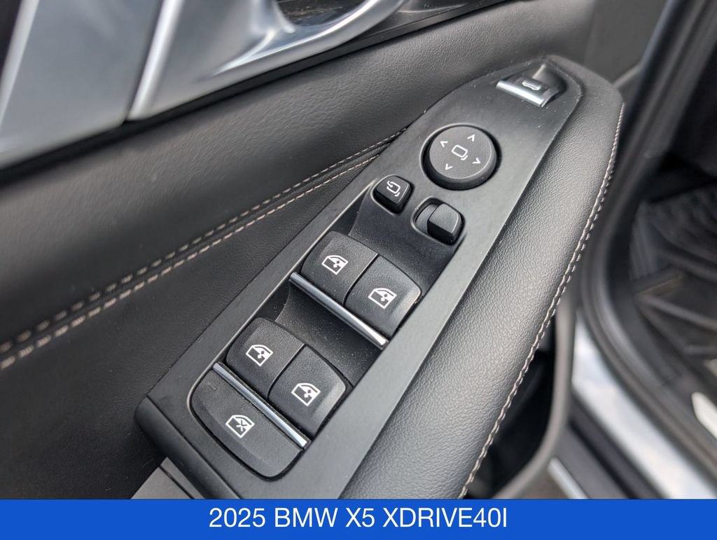 Used 2025 BMW X5 xDrive40i w/ Premium Package AWD/4WD image 12
