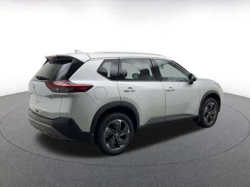 Used 2025 Nissan Rogue SV AWD/4WD image 9