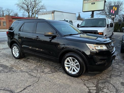 Used 2016 Ford Explorer 4WD image 2