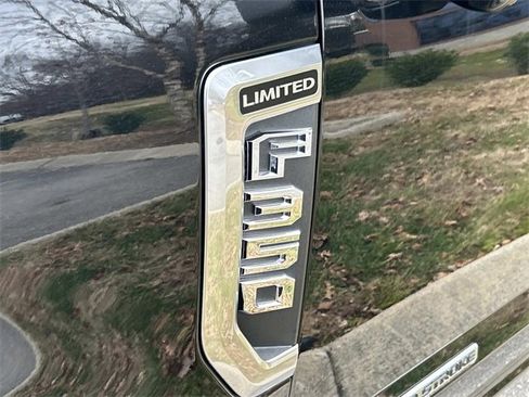 Used 2022 Ford F350 Limited image 8