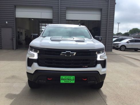 Used 2023 Chevrolet Silverado 1500 LT Trail Boss w/ Convenience Package II AWD/4WD image 3