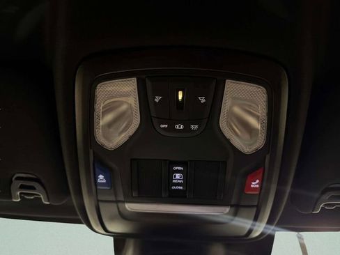 Used 2025 RAM 3500 Big Horn image 24