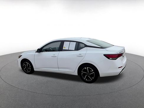 Used 2025 Nissan Sentra SV FWD image 10