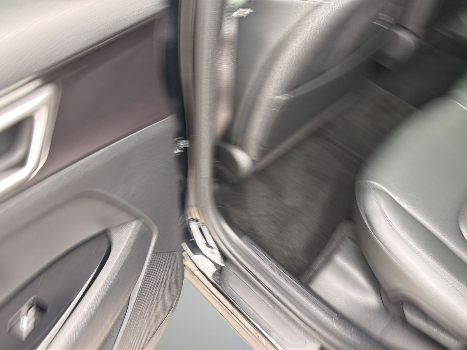 Used 2025 Kia Sportage EX FWD image 36
