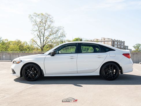 Used 2024 Honda Civic Sport image 4