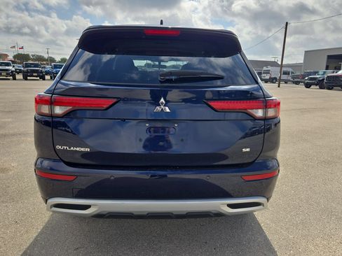 Used 2024 Mitsubishi Outlander SE FWD image 4
