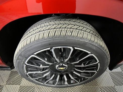 New 2026 Chevrolet Suburban High Country image 17