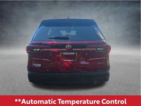 Used 2025 Toyota Grand Highlander FWD image 5