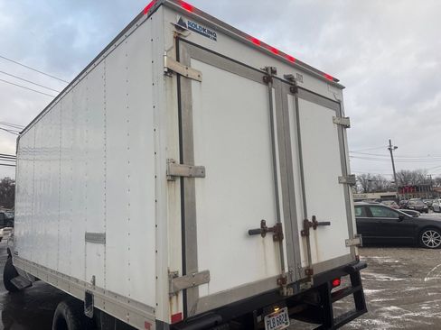 Used 2017 Ford E-450 and Econoline 450 Super Duty image 21