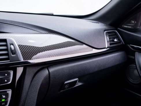 Used 2018 BMW M4 Convertible RWD image 33