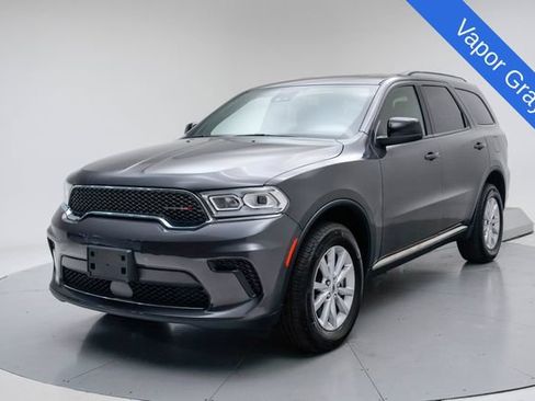 Used 2024 Dodge Durango SXT AWD/4WD image 3