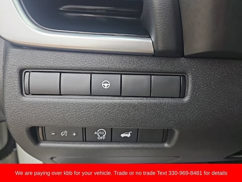 Used 2023 Nissan Rogue SL AWD/4WD image 13