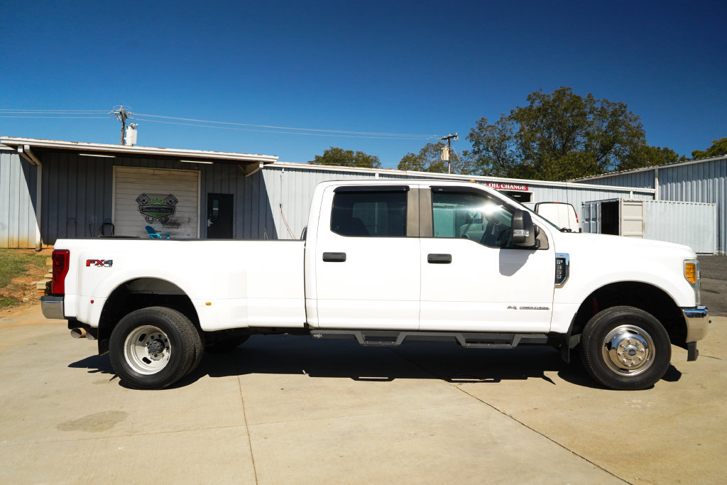 Used 2017 Ford F350 XL w/ Power Equipment Group AWD/4WD image 3