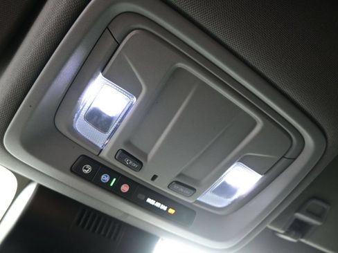 Used 2022 Chevrolet Silverado 1500 LT RWD image 22