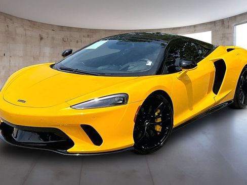 Used 2023 McLaren GT RWD image 12