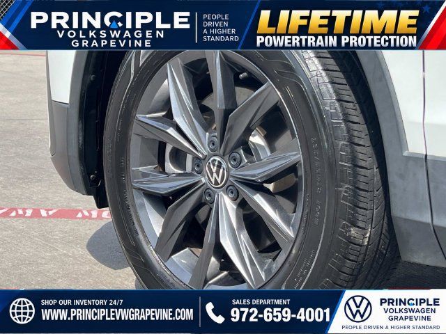 Used 2023 Volkswagen Tiguan SE FWD image 6