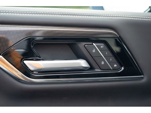 New 2026 GMC Yukon XL Elevation image 14