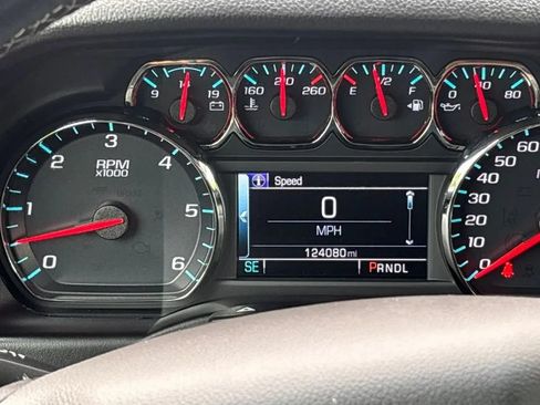 Used 2018 Chevrolet Suburban LT AWD/4WD image 22