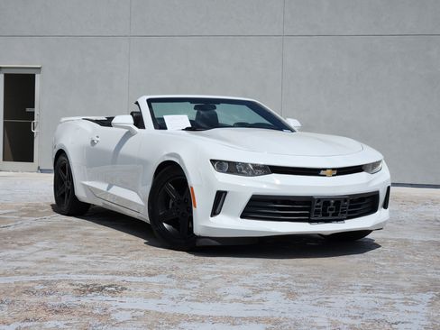 Used 2017 Chevrolet Camaro LT RWD image 1
