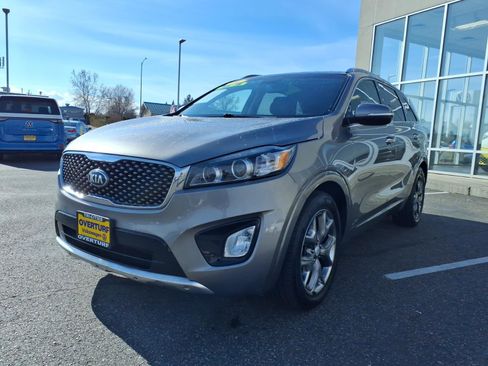 Used 2016 Kia Sorento SX image 3