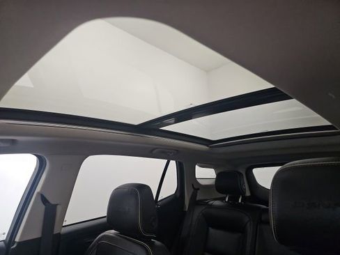 Used 2018 GMC Terrain Denali w/ Comfort Package image 30