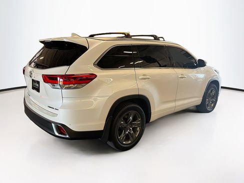 Used 2018 Toyota Highlander Limited Platinum AWD/4WD image 9