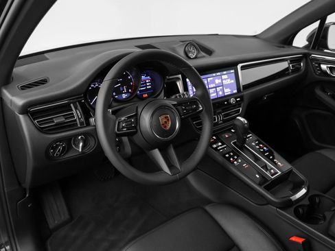 Certified 2025 Porsche Macan image 4