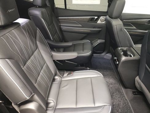New 2026 Buick Enclave Avenir w/ Super Cruise Package AWD/4WD image 11
