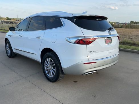 Used 2024 Buick Enclave Premium image 7