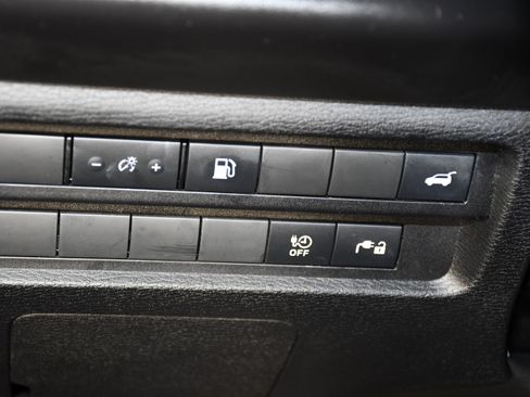 Used 2025 Mitsubishi Outlander SE AWD/4WD image 34