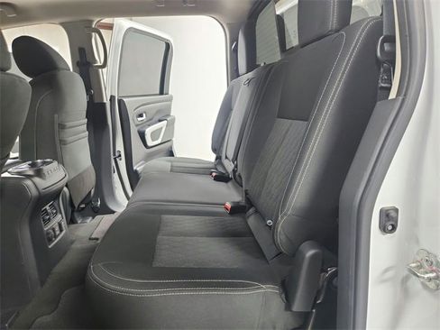 Used 2019 Nissan Titan SV w/ SV Convenience Package image 32