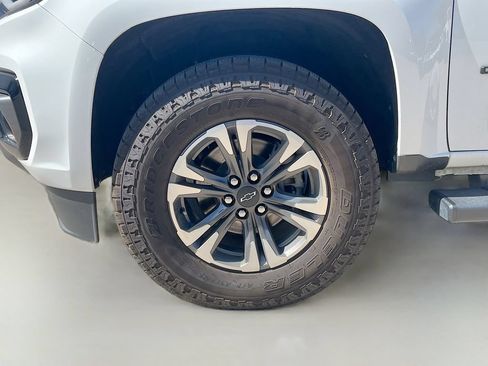 Used 2022 Chevrolet Colorado Z71 w/ Safety Package AWD/4WD image 29