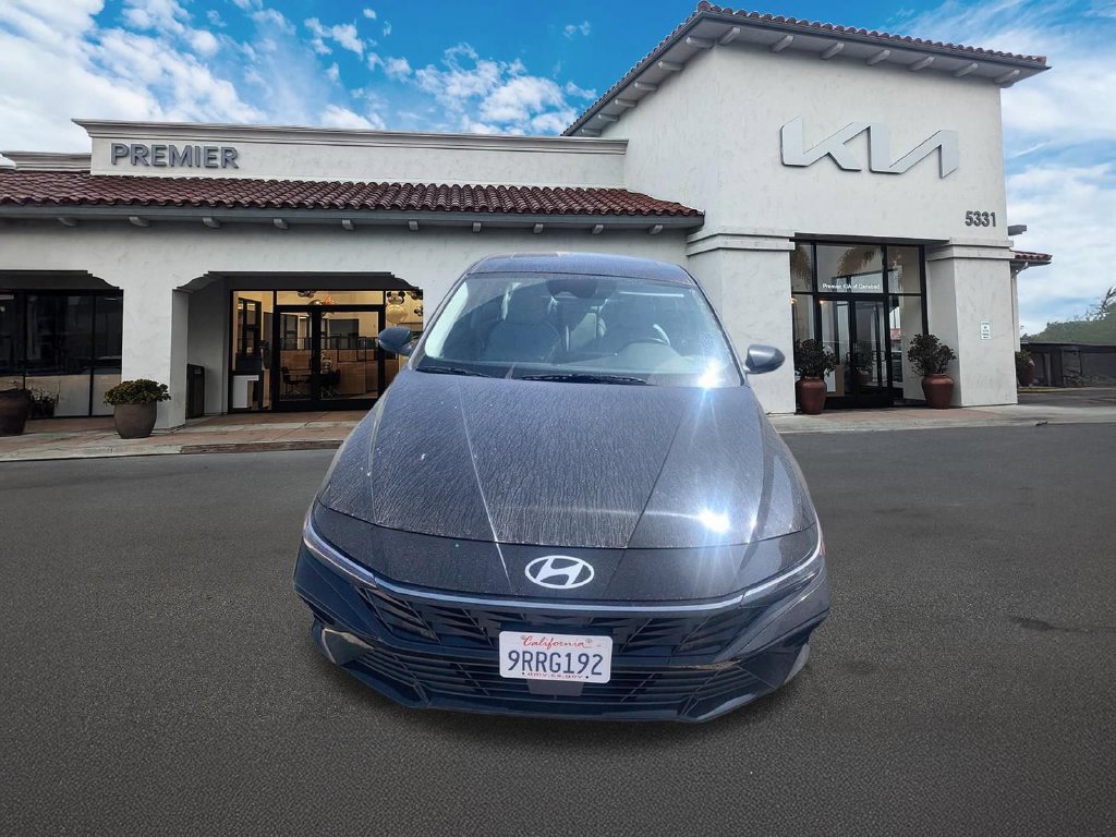 Used 2025 Hyundai Elantra Limited FWD image 3