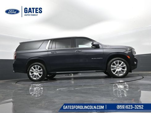 Used 2022 Chevrolet Suburban High Country AWD/4WD image 44