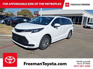 Used 2024 Toyota Sienna LE w/ LE Plus Package video 1