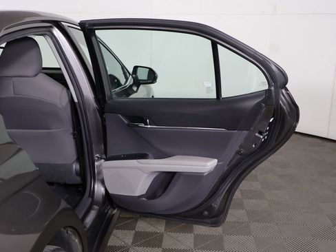 Used 2020 Toyota Camry LE w/ Convenience Package FWD image 19