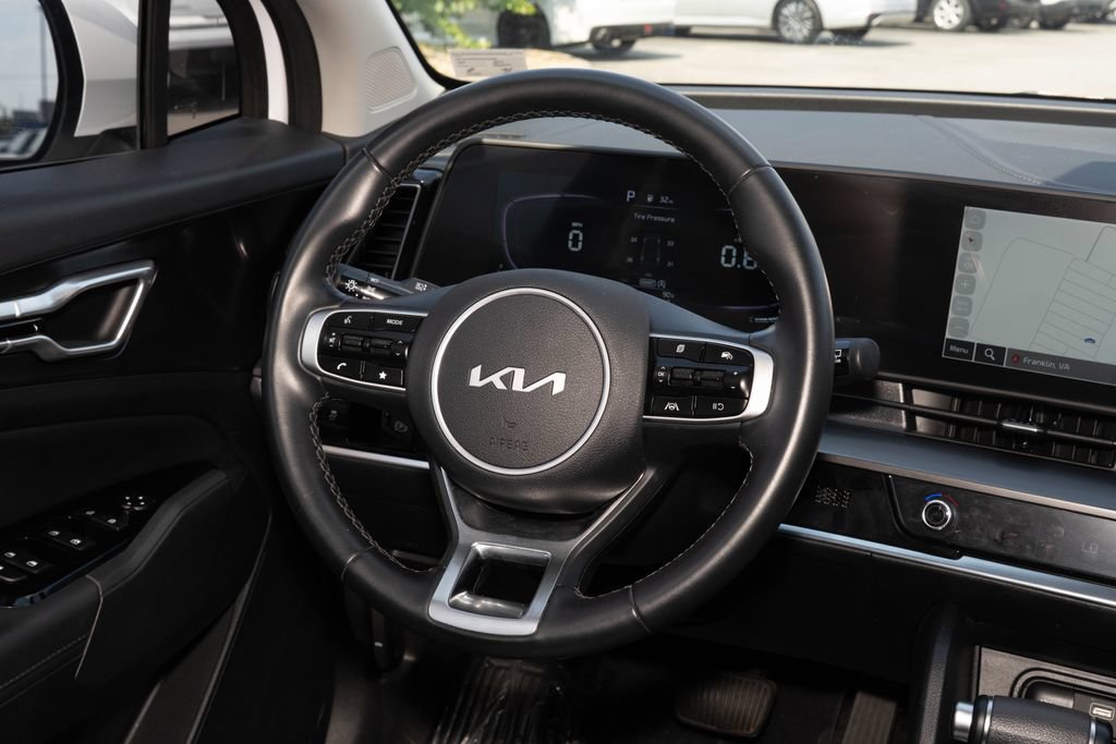 Used 2025 Kia Sportage EX w/ Premium Package FWD image 20