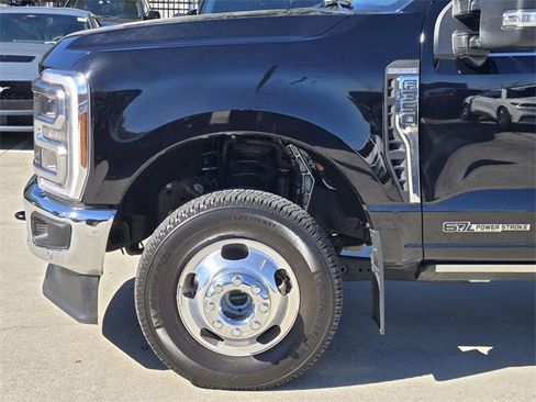 Used 2025 Ford F350 King Ranch w/ Chrome Package image 8