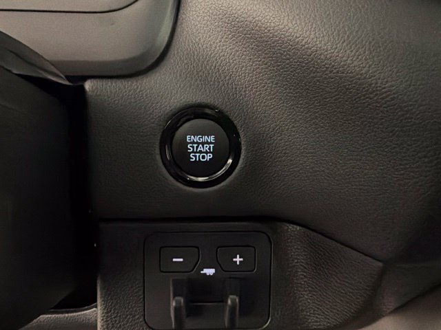 Used 2026 Toyota Tundra Limited AWD/4WD image 27