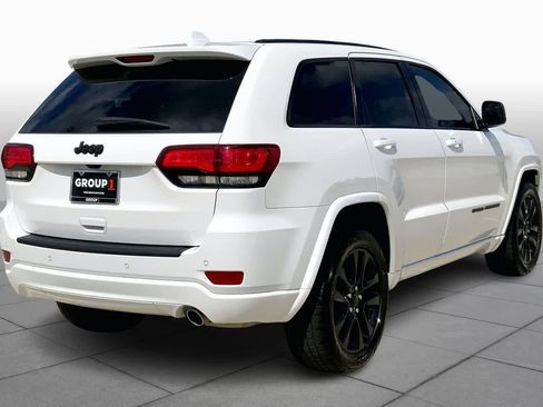 Used 2020 Jeep Grand Cherokee Altitude image 12