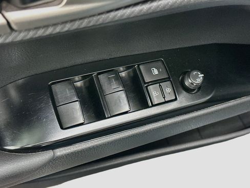 Used 2025 Toyota Camry SE FWD image 15