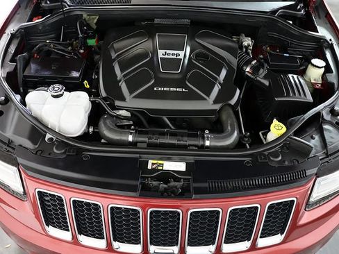 Used 2014 Jeep Grand Cherokee Overland w/ Advanced Technology Group AWD/4WD image 40