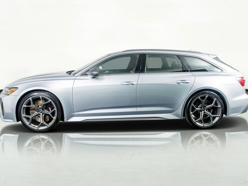 Used 2025 Audi RS 6 performance image 16