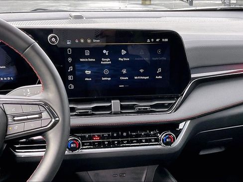 Used 2025 Chevrolet Equinox RS w/ Convenience Package III image 6