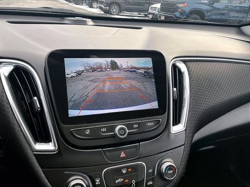 Used 2016 Chevrolet Malibu LT image 18