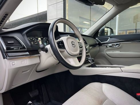 Used 2018 Volvo XC90 T5 Momentum w/ Convenience Package image 57