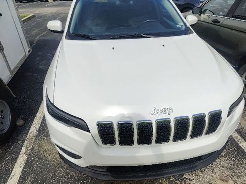 Used 2019 Jeep Cherokee Latitude Plus AWD/4WD image 18